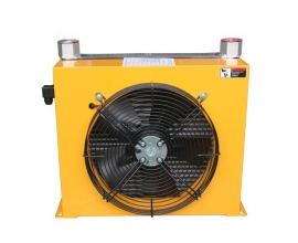 YLF型（xíng）風冷式（shì）油冷卻器
